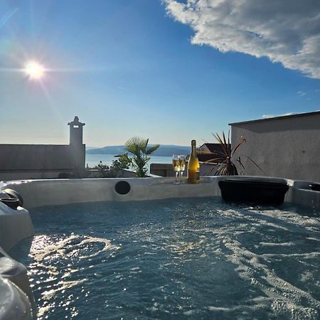 Apartman Koko With Private Jacuzzi Макарска Экстерьер фото