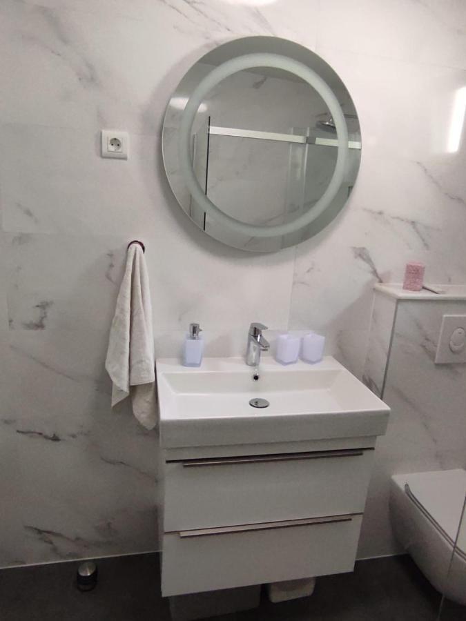 Apartman Koko With Private Jacuzzi Макарска Экстерьер фото