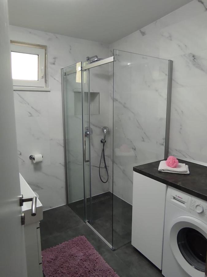 Apartman Koko With Private Jacuzzi Макарска Экстерьер фото