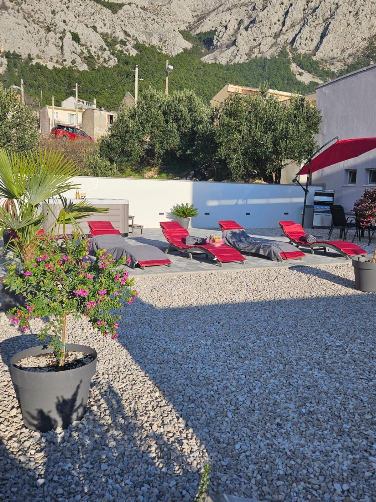 Apartman Koko With Private Jacuzzi Макарска Экстерьер фото