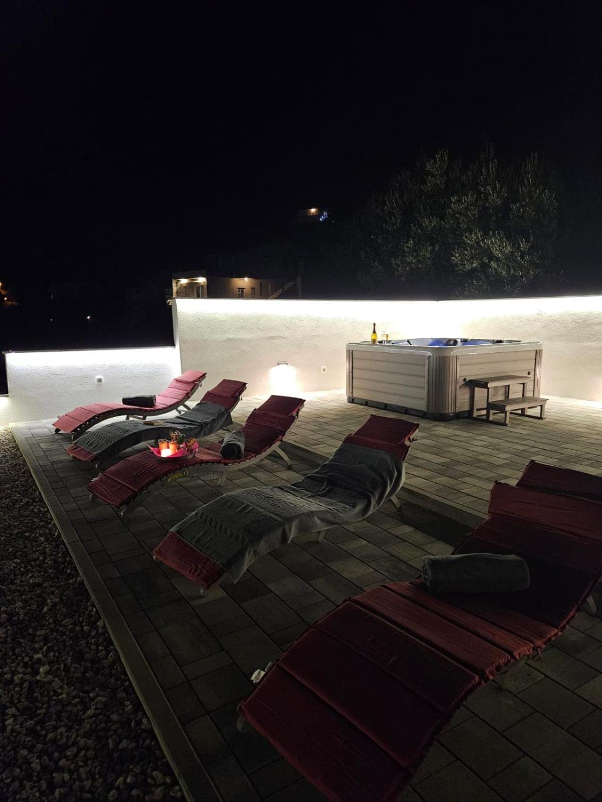 Apartman Koko With Private Jacuzzi Макарска Экстерьер фото