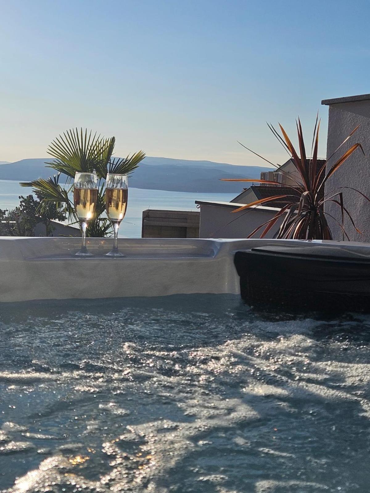 Apartman Koko With Private Jacuzzi Макарска Экстерьер фото