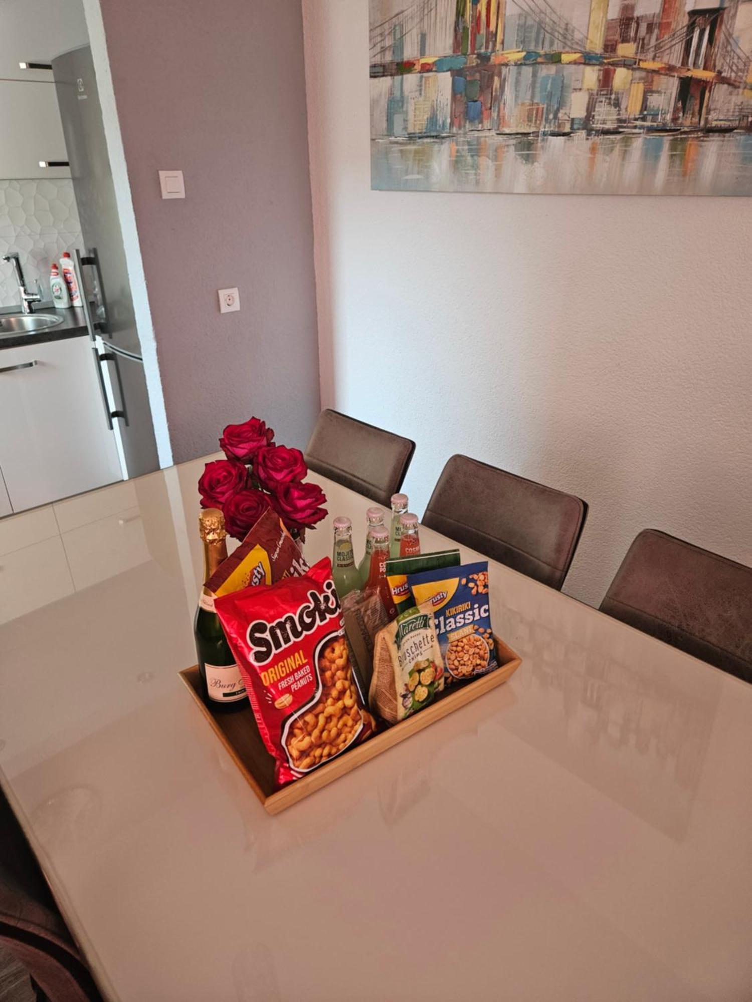 Apartman Koko With Private Jacuzzi Макарска Экстерьер фото