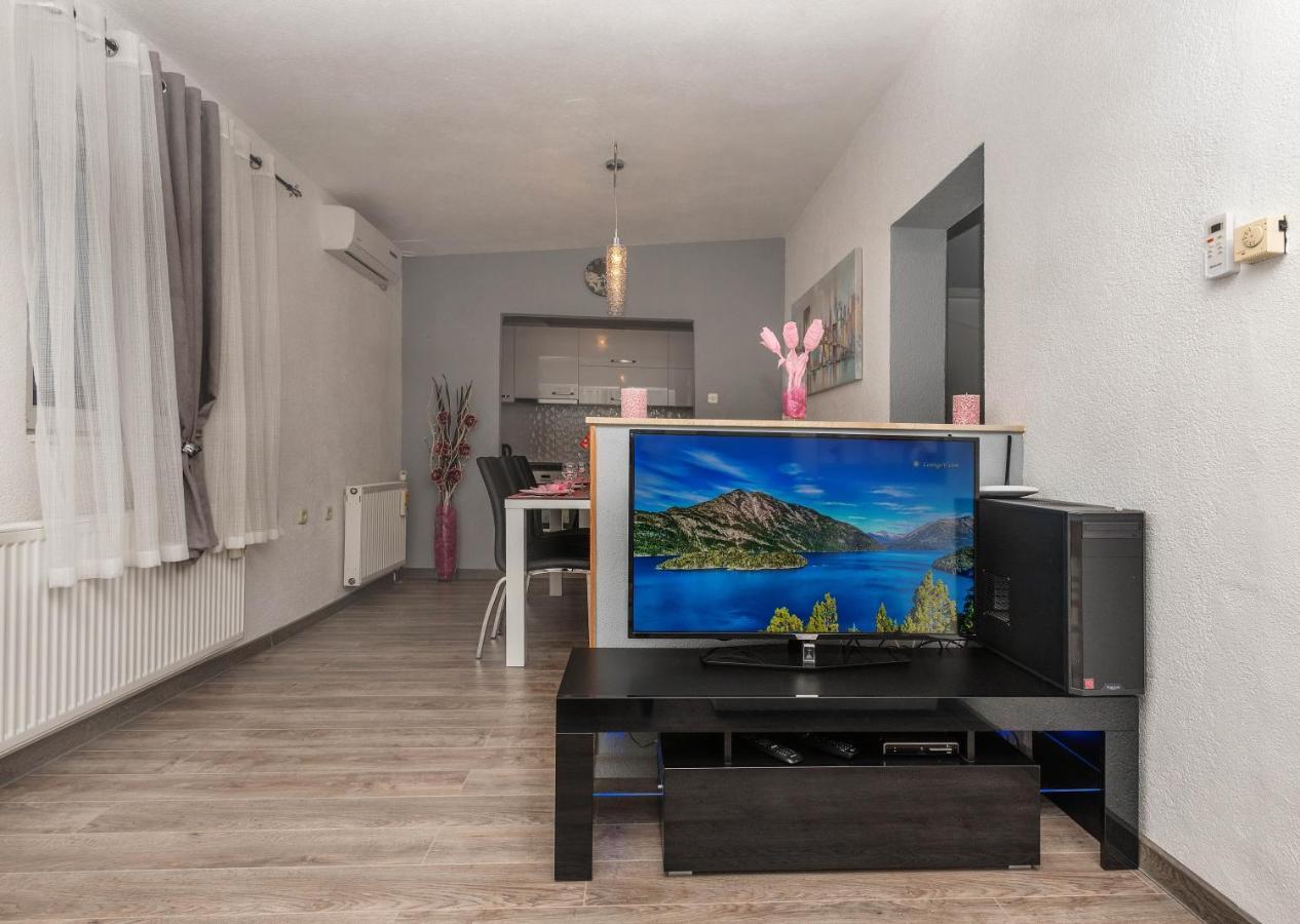 Apartman Koko With Private Jacuzzi Макарска Экстерьер фото